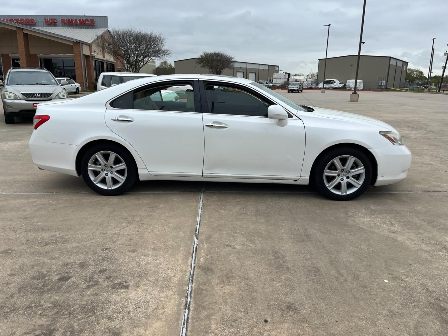 2007 white /TAN Lexus ES 350 (JTHBJ46G472) , Automatic transmission, located at 14700 Tomball Parkway 249, Houston, TX, 77086, (281) 444-2200, 29.928619, -95.504074 - Photo#7